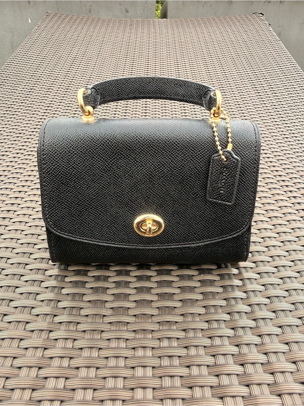 Women's COACH small black leather purse - B2801-3077